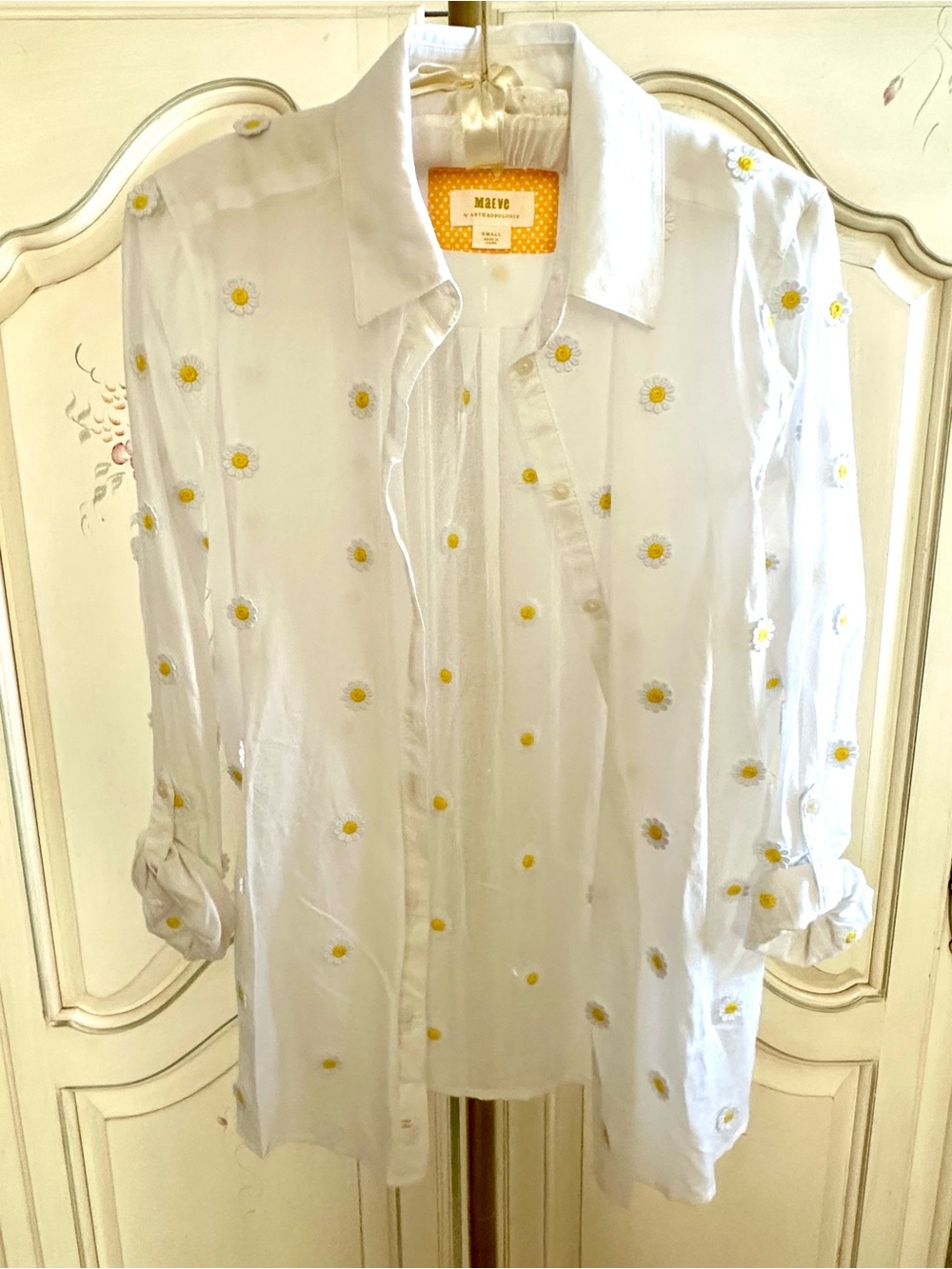Anthropologie Maeve White Button-Down Shirt with Yellow Daisy Embroidery